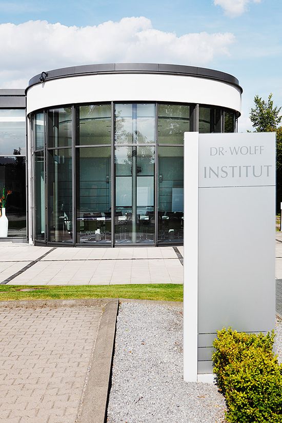 DR. KURT WOLFF GMBH & CO. KG Bielefeld DR. KURT WOLFF GMBH & CO. KG Bielefeld