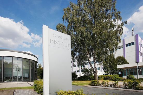 DR. KURT WOLFF GMBH & CO. KG Bielefeld DR. KURT WOLFF GMBH & CO. KG Bielefeld